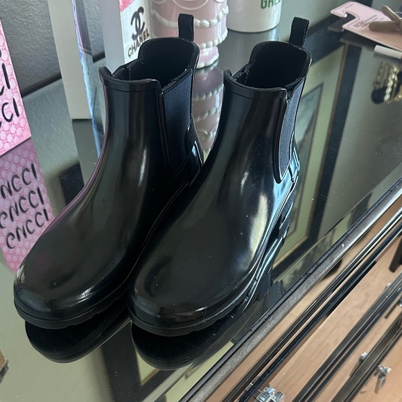 Hunter Black Women's Shoes - Picture 9 of 10